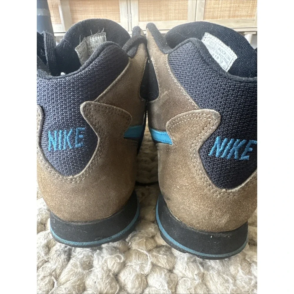 Nike Hikers Size 9 Unisex With Nike Hiker‎ Guy Hat Combo Deal